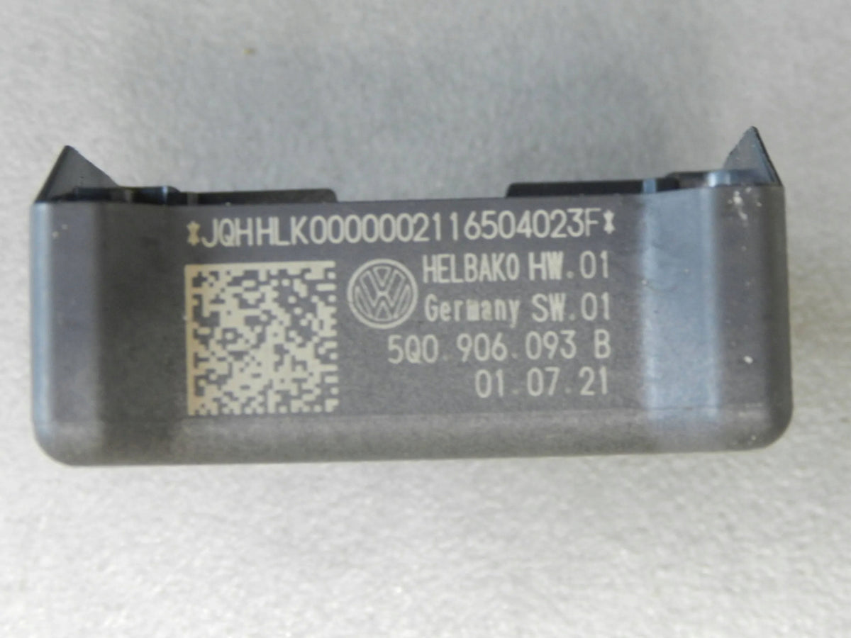 VW Golf VIII 8 FUEL PUMP MODULE 5Q0906093B