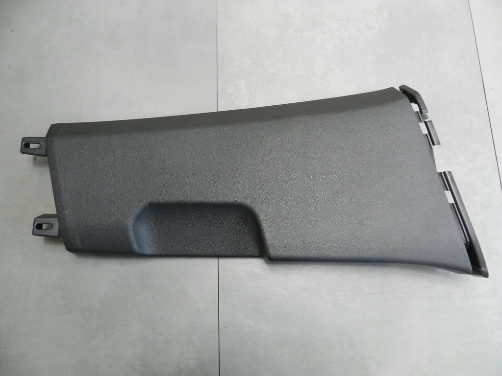 VW Golf VIII 8 POST COVER RIGHT 5H0867292