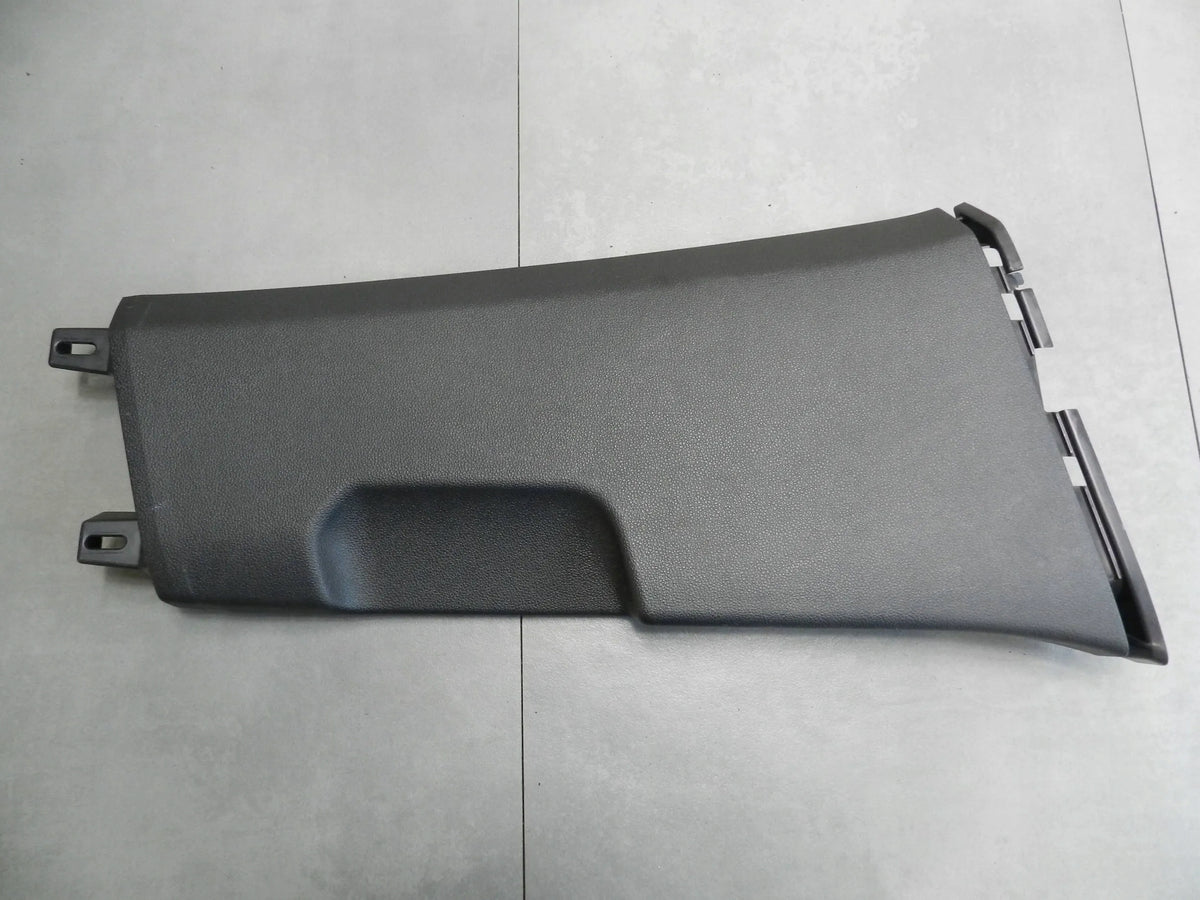 VW Golf VIII 8 POST COVER RIGHT 5H0867292
