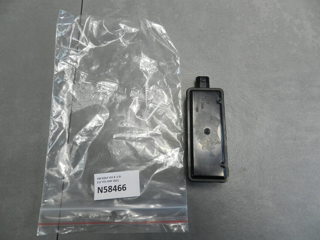VW Golf VIII LED HOLDER 5H0941653C