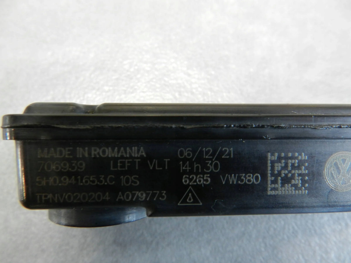 VW Golf VIII LED HOLDER 5H0941653C