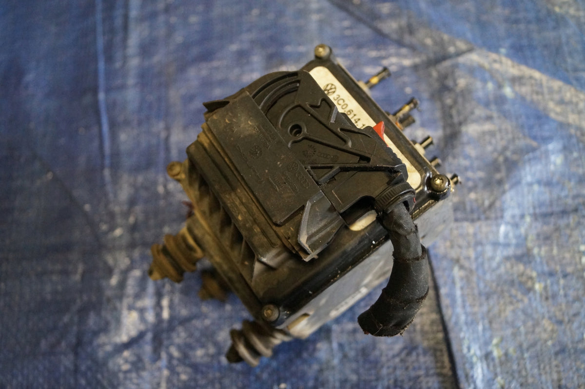 VW PASSAT B6 PUMP ABS 2.0TDI 3C0614109D