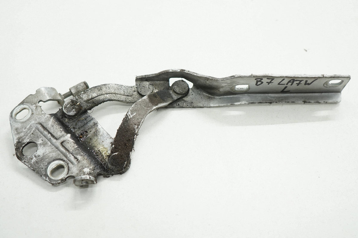 VW PASSAT B7 13R MASK HINGE LEFT FRONT LA7W 3AA823301