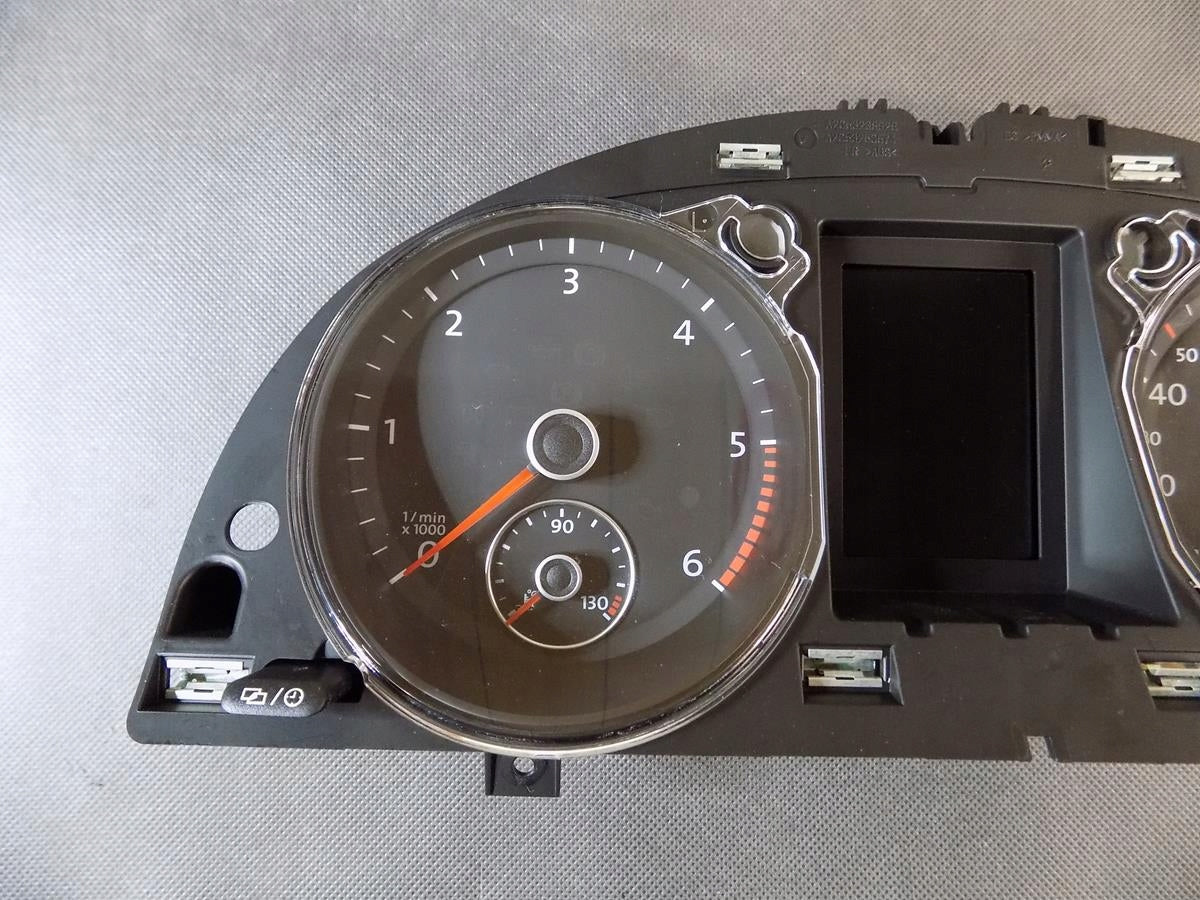 VW PASSAT B7 2.0 TDI COUNTER CLOCKS 3AA920870J