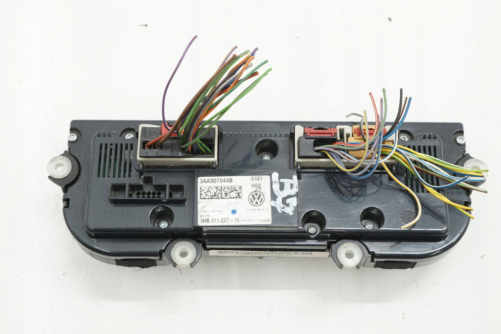 VW PASSAT B7 AIR CONDITIONING PANEL 3AA907044B