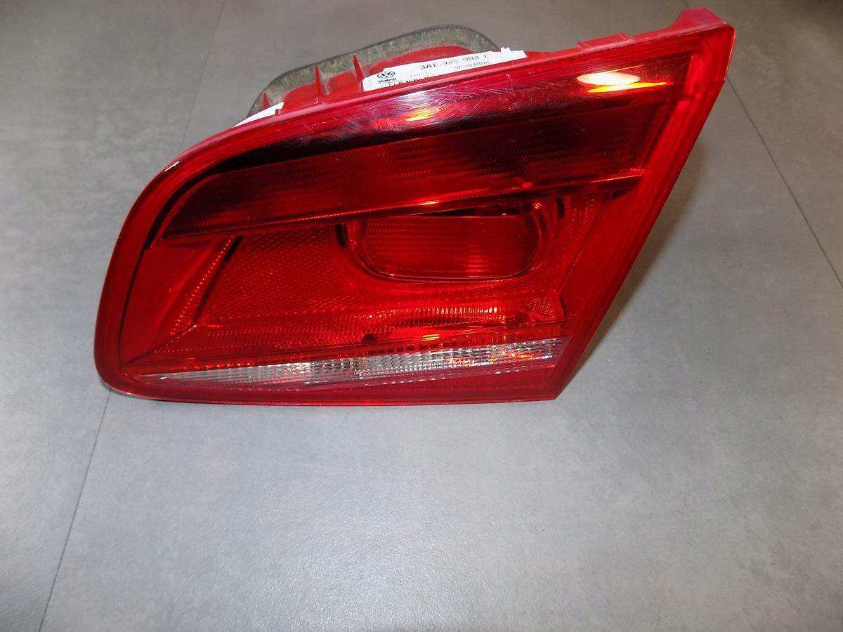 VW PASSAT B7 FLAP LAMP RIGHT REAR 3AE945094E