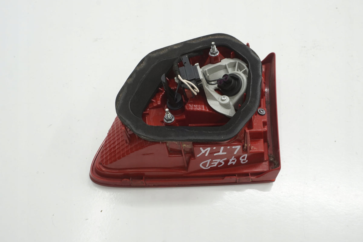 VW PASSAT B7 SEDAN LAMP LEFT REAR FLAP 3AE945093K