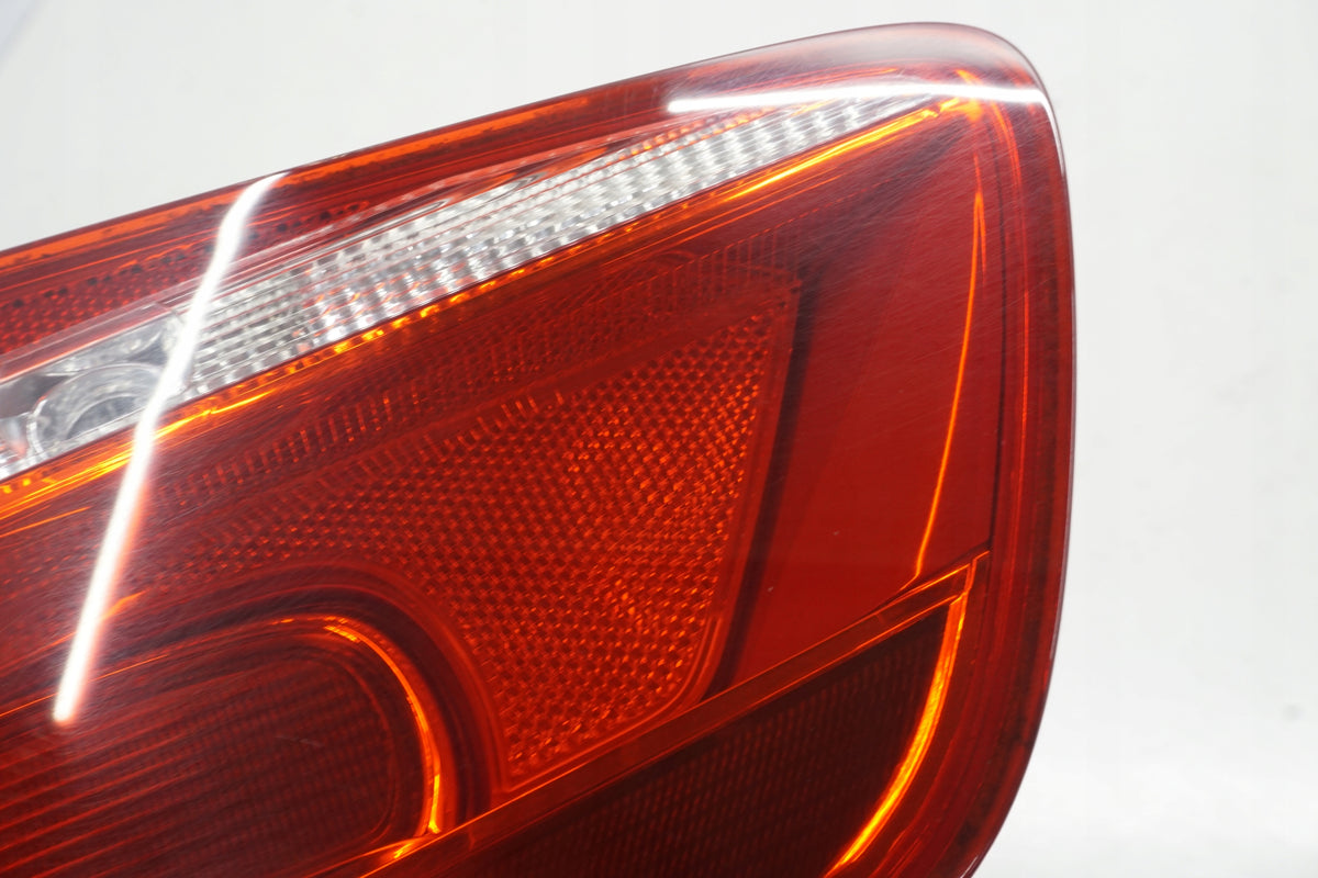 VW PASSAT B7 SEDAN LAMP RIGHT REAR FLAP 3AE945094J