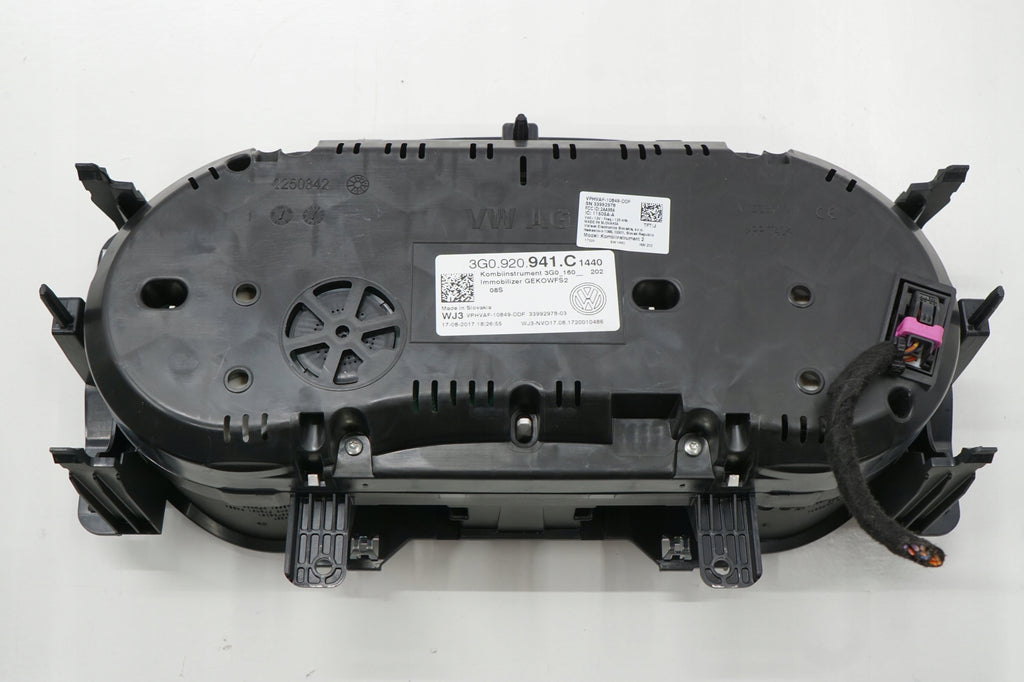 VW PASSAT B8 17R COUNTER CLOCK 1.6TDI 3G0920941C ANGLIK UK