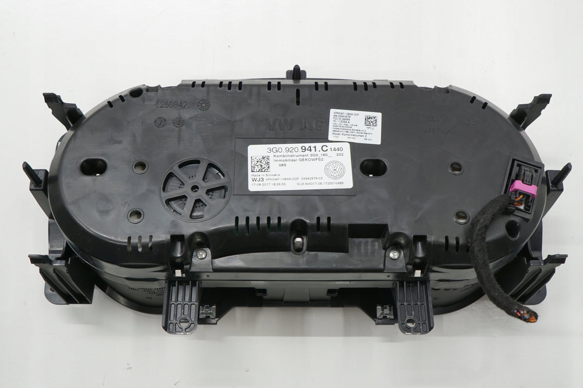 VW PASSAT B8 17R COUNTER CLOCK 1.6TDI 3G0920941C ANGLIK UK