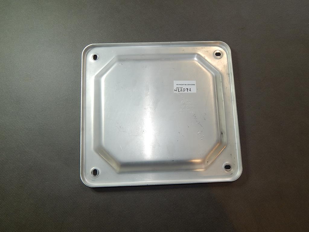 VW PASSAT B8 COVER 3Q0803961