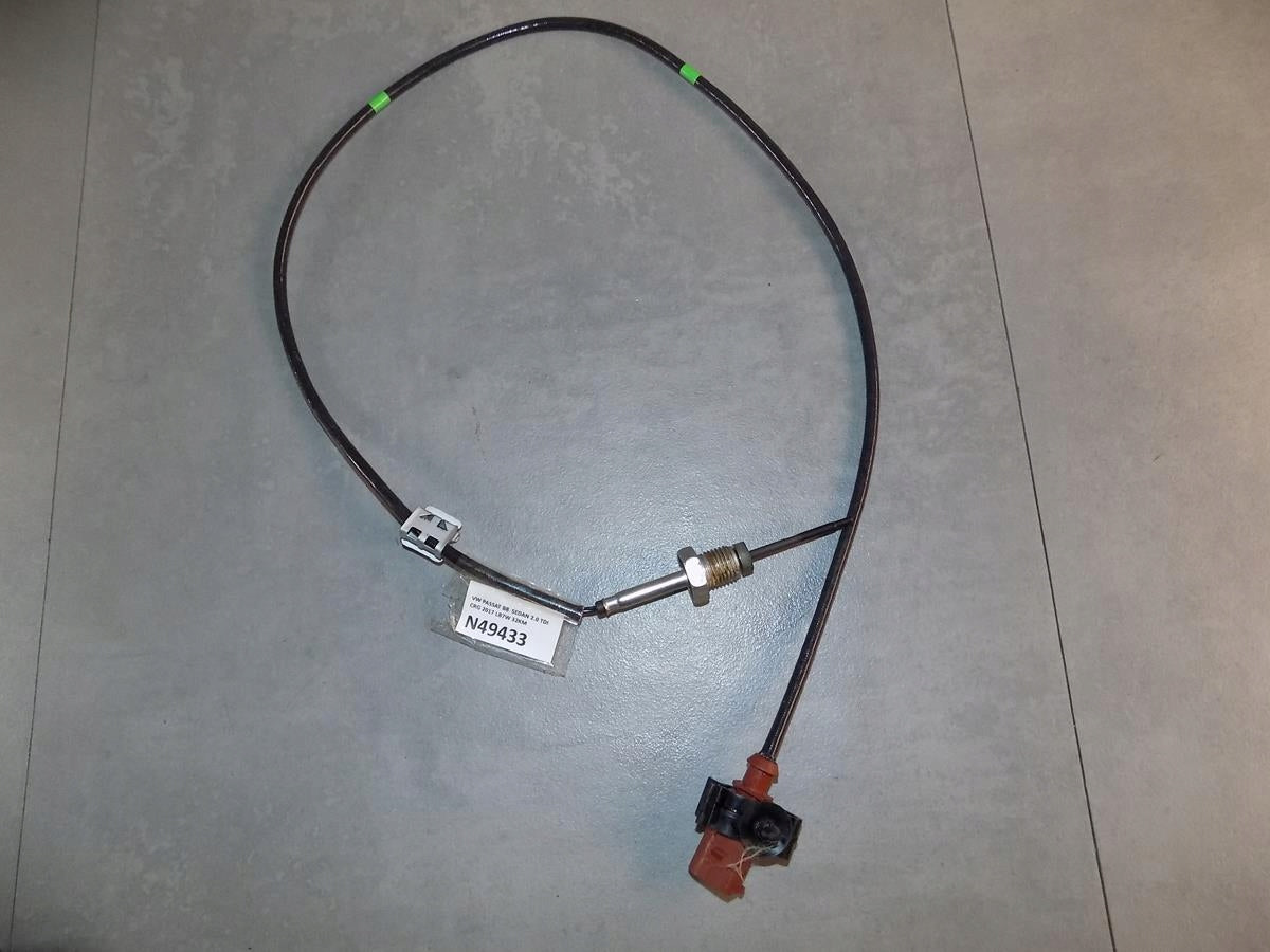 VW PASSAT B8 EXHAUST GAS TEMPERATURE SENSOR 04L906088AK