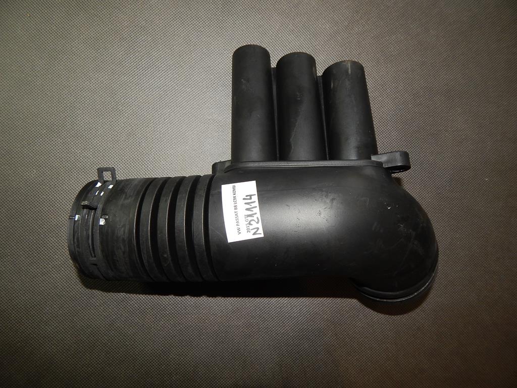 VW PASSAT B8 HOSE AIR PIPE 04E129651D