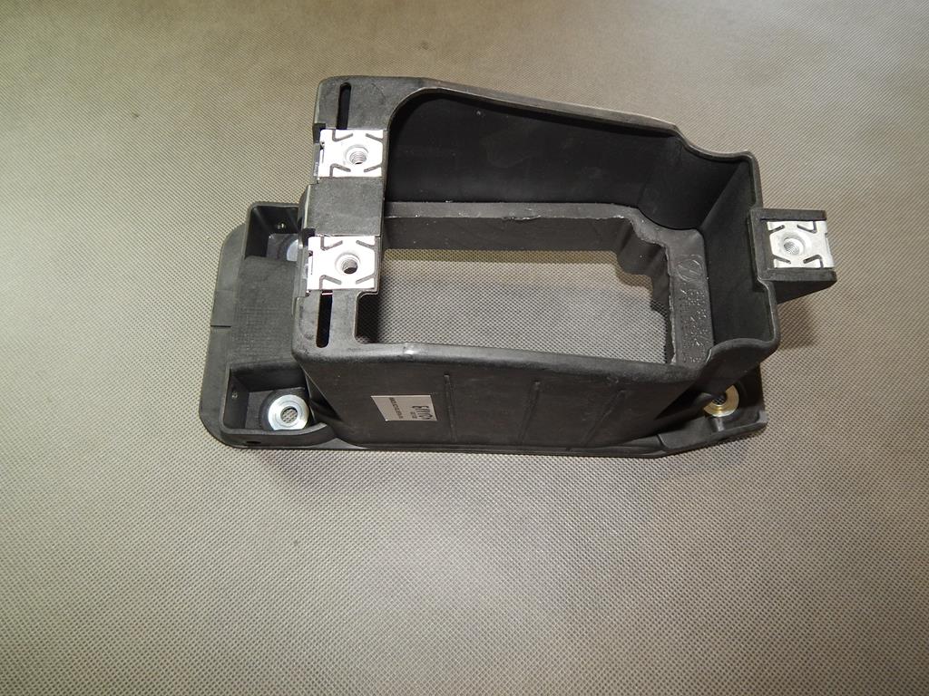 VW PASSAT B8 MOUNT HOLDER 3G0863899