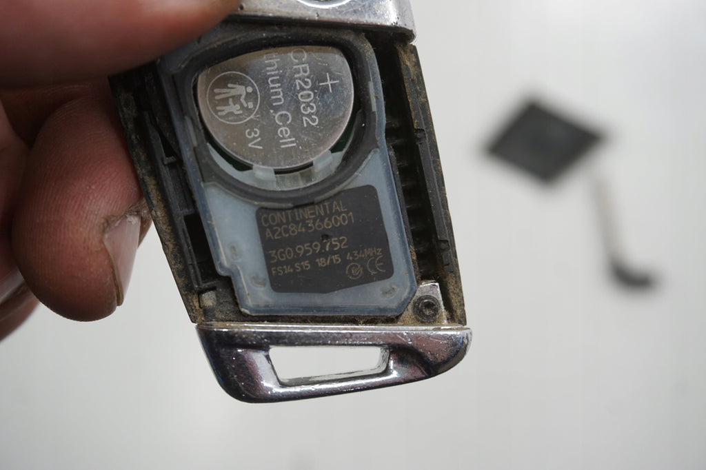 VW PASSAT B8 REMOTE CONTROL KEY 3G0959752