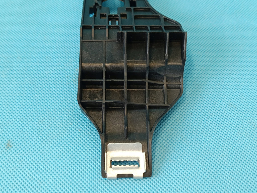 VW PASSAT B8 VARIANT 1.5 TSI 110KW 2024 R CONSOLE HOLDER 3G1863143A
