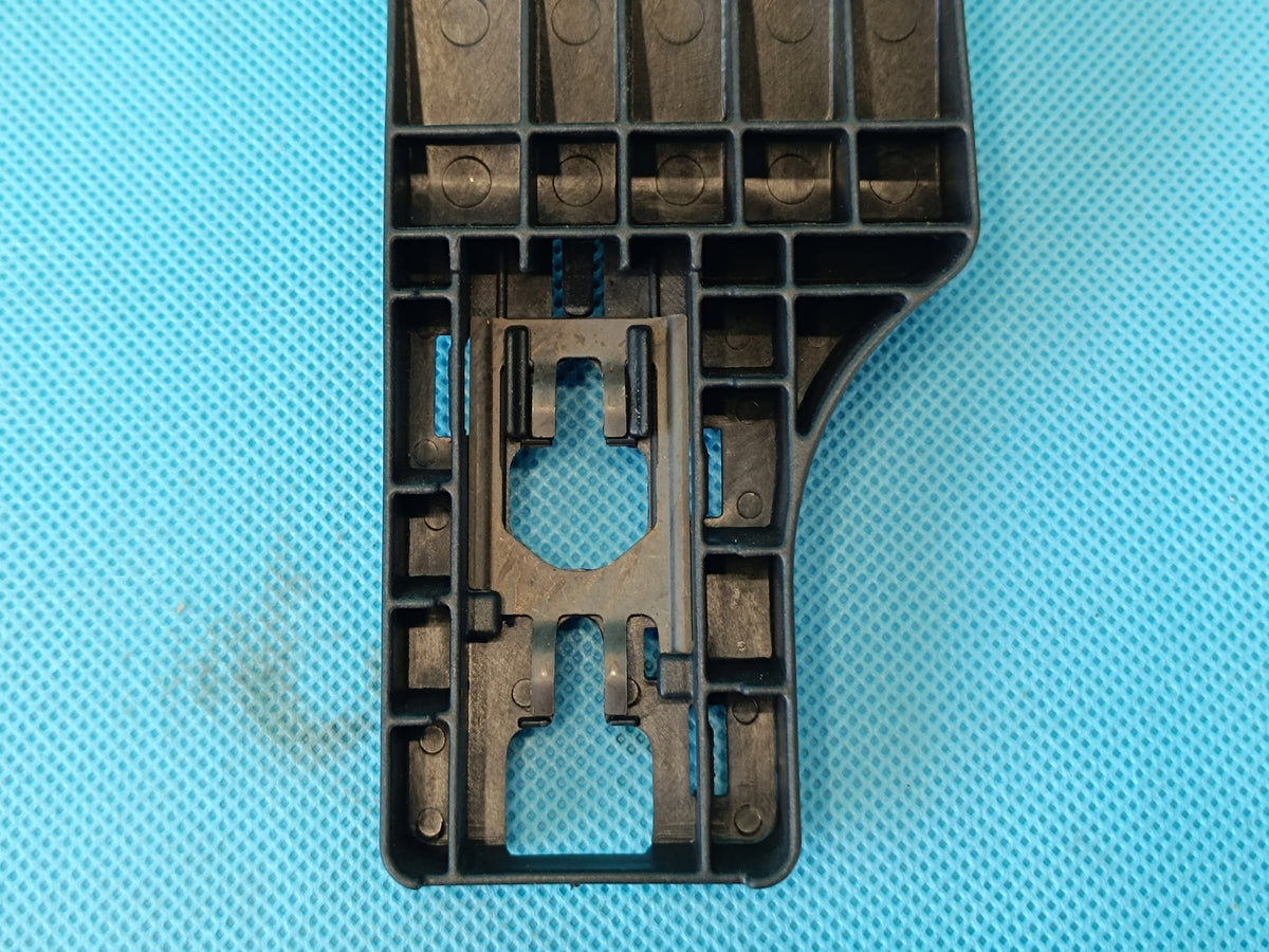 VW PASSAT B8 VARIANT 1.5 TSI 110KW 2024 R CONSOLE HOLDER 3G1863143A