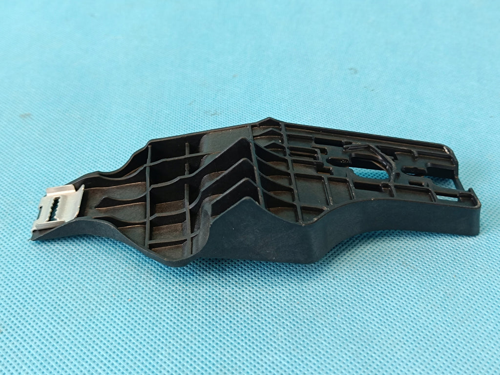 VW PASSAT B8 VARIANT 1.5 TSI 110KW 2024 R CONSOLE HOLDER 3G1863143A