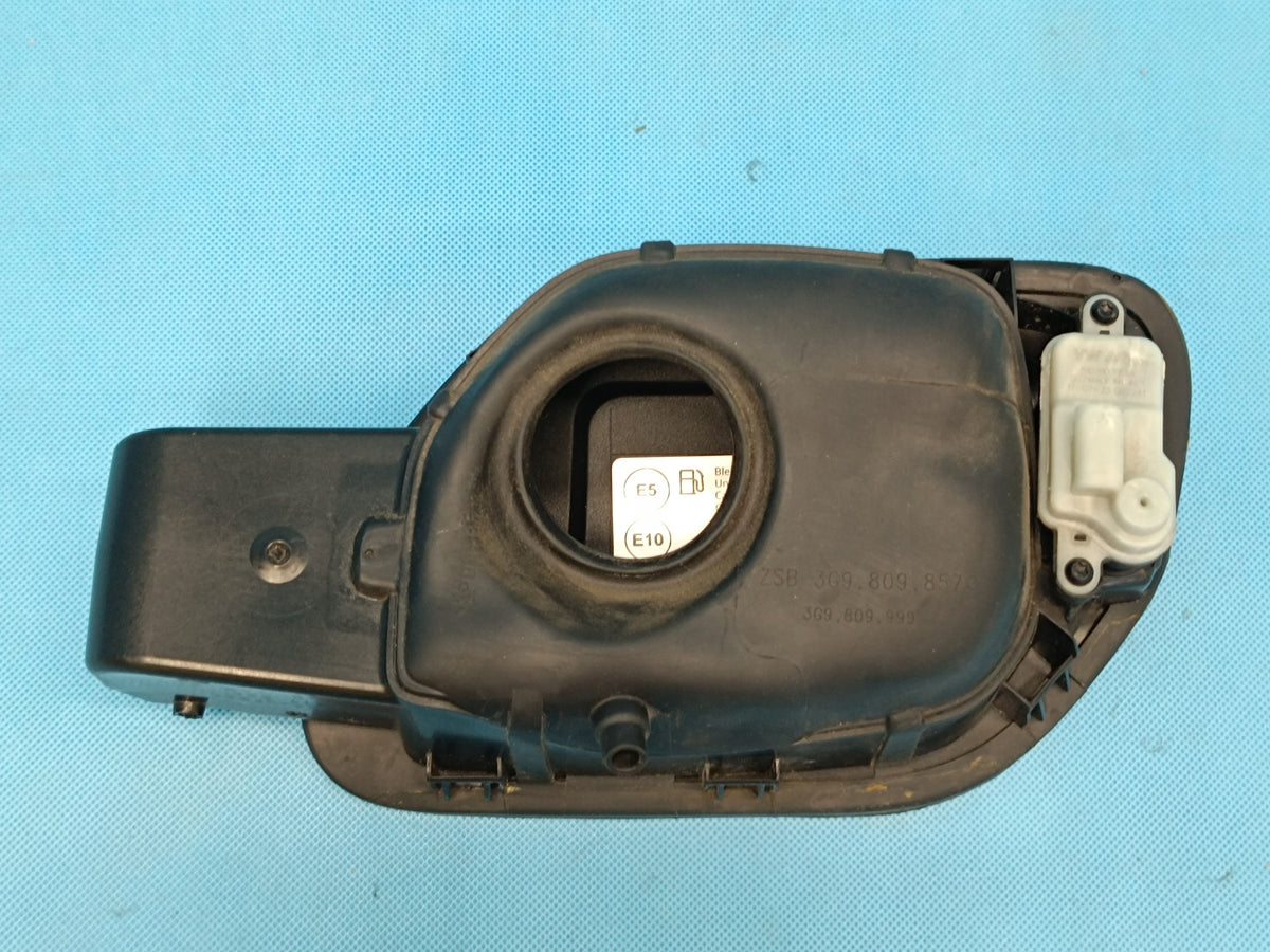 VW PASSAT B8 VARIANT 1.5 TSI 110KW 2024 R FUEL FILLER FLAP 3G9809857C