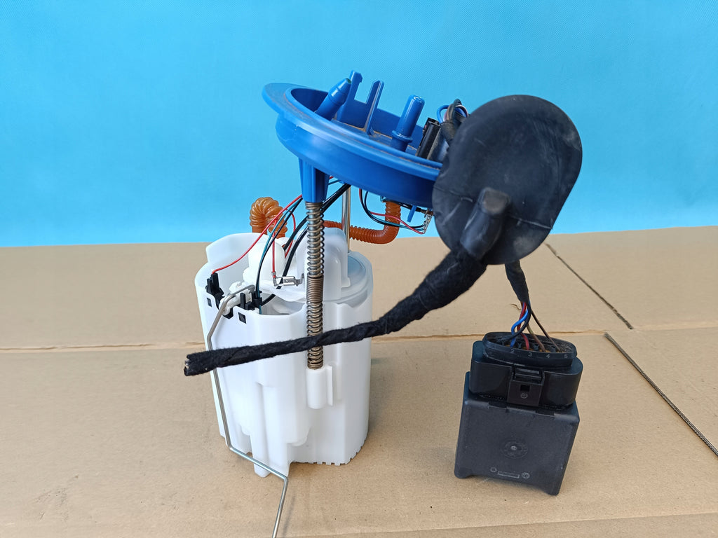 VW PASSAT B8 VARIANT 1.5 TSI 110KW 2024 R FUEL PUMP MODULE 3Q0919051AC
