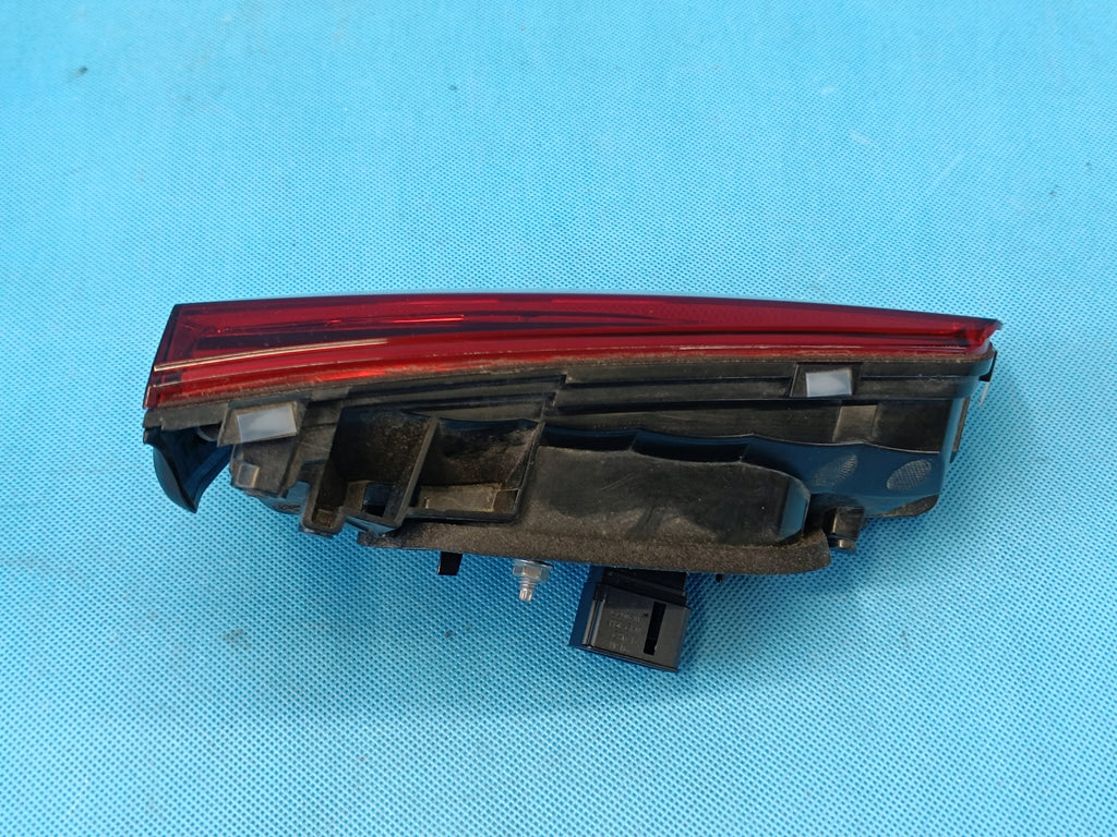 VW PASSAT B8 VARIANT 1.5 TSI 110KW 2024R FLAP LAMP RIGHT REAR 3G9945094K