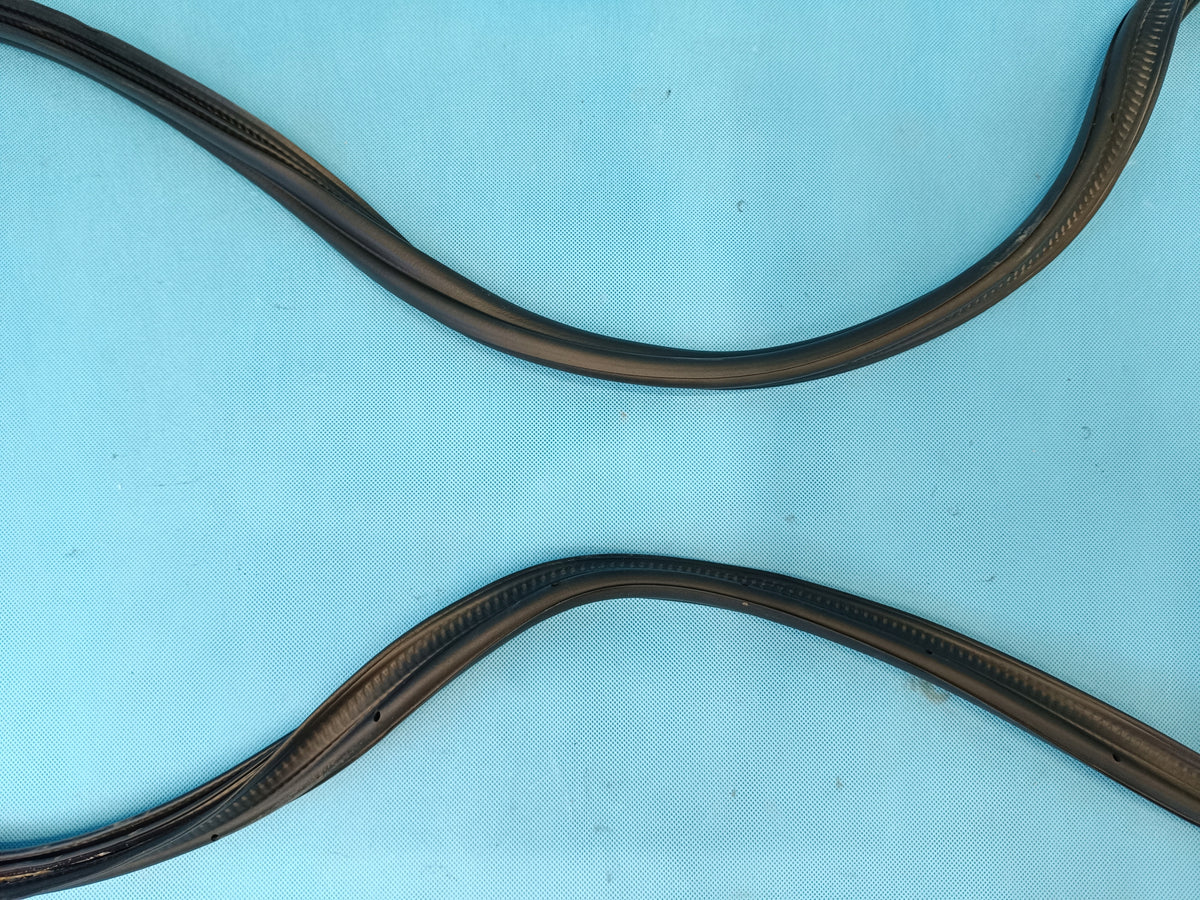 VW PASSAT B8 VARIANT 1.5 TSI 2024 R TAILGATE SEAL 3G9827705B