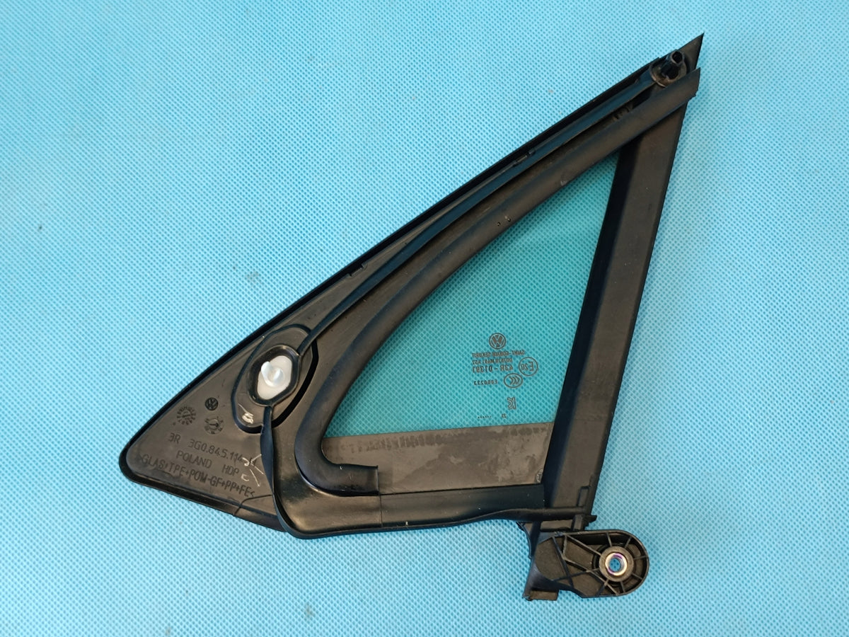 VW PASSAT B8 VARIANT 1.5 TSI GLASS DOOR RIGHT FRONT WITH 2023 R 3G0845114H