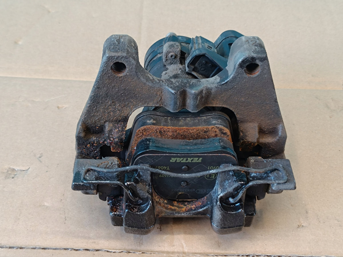 VW PASSAT B8 VARIANT 2024 R BRAKE CALIPER RIGHT REAR 300x12 3Q0615424E
