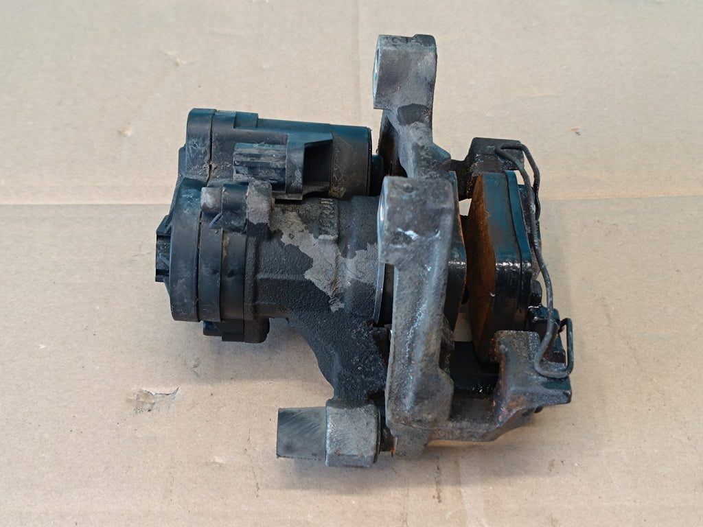 VW PASSAT B8 VARIANT 2024 R BRAKE CALIPER RIGHT REAR 300x12 3Q0615424E