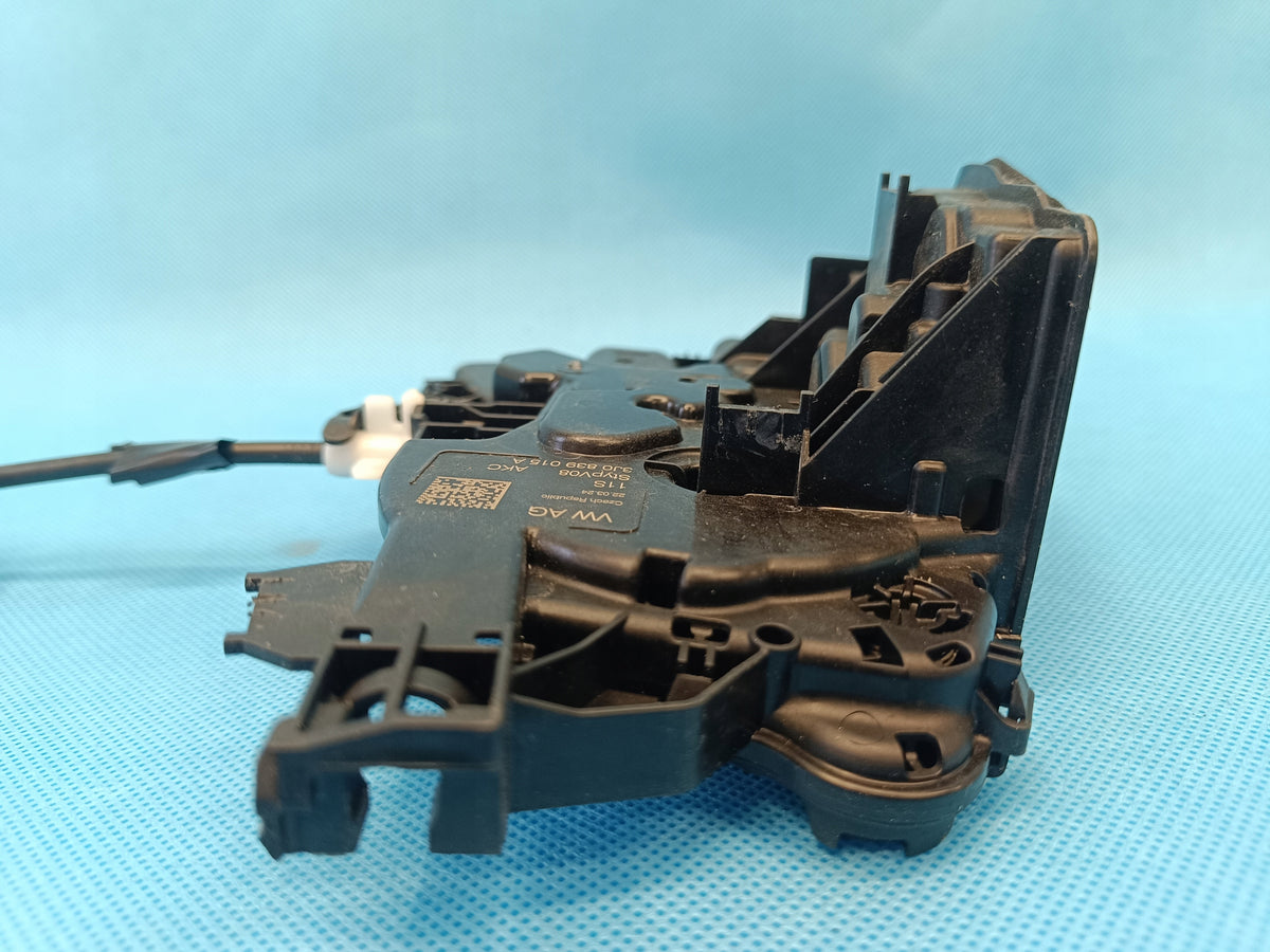 VW PASSAT B9 VARIANT 2.0 TDI 110KW 2024 R DOOR LOCK LEFT REAR 3J0839015A