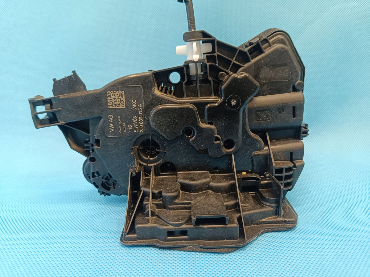 VW PASSAT B9 VARIANT 2.0 TDI 110KW 2024 R DOOR LOCK LEFT REAR 3J0839015A