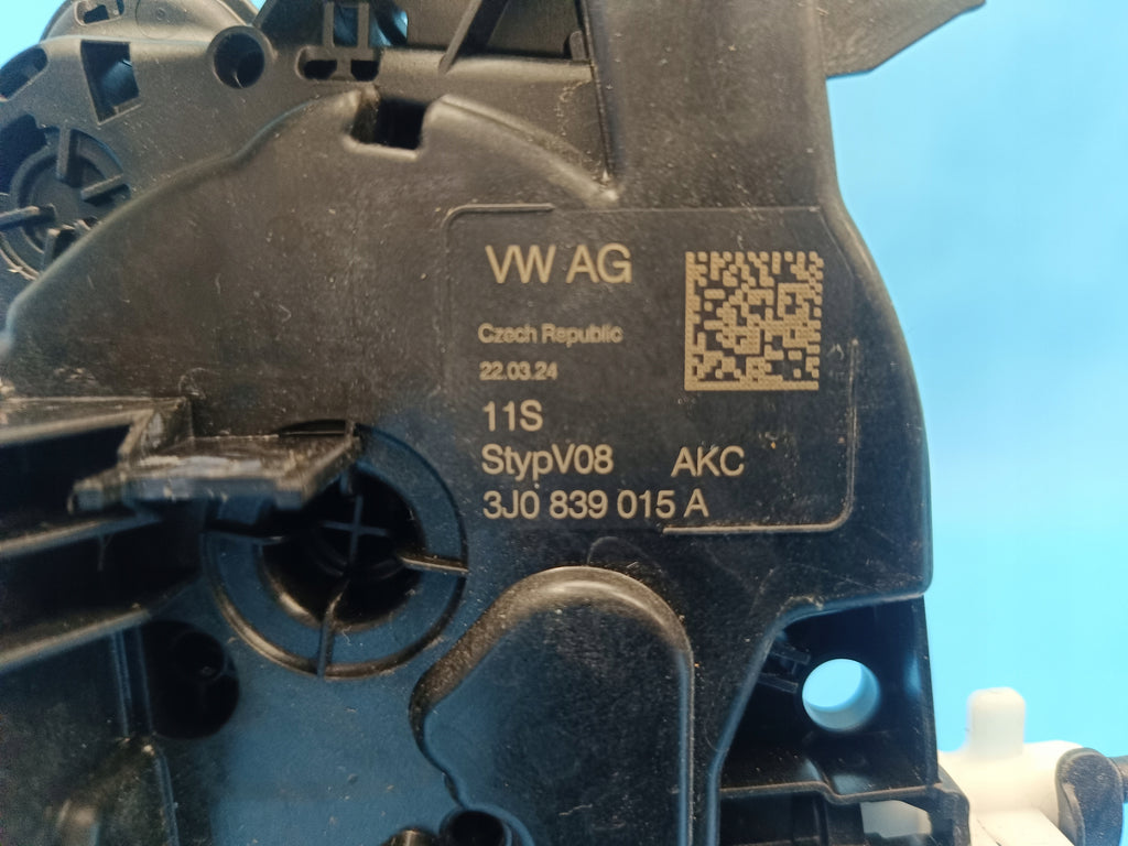 VW PASSAT B9 VARIANT 2.0 TDI 110KW 2024 R DOOR LOCK LEFT REAR 3J0839015A
