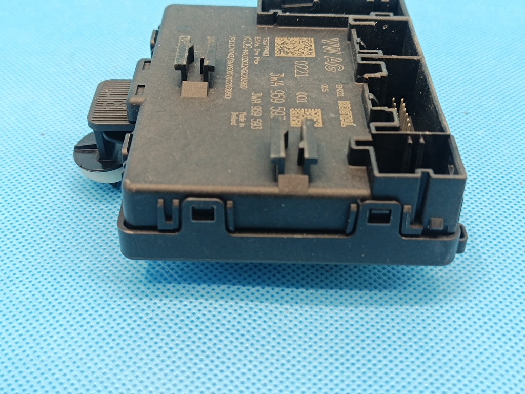 VW PASSAT B9 VARIANT 2.0 TDI 110KW 2024 R DOOR MODULE LEFT FRONT 3WA959593A