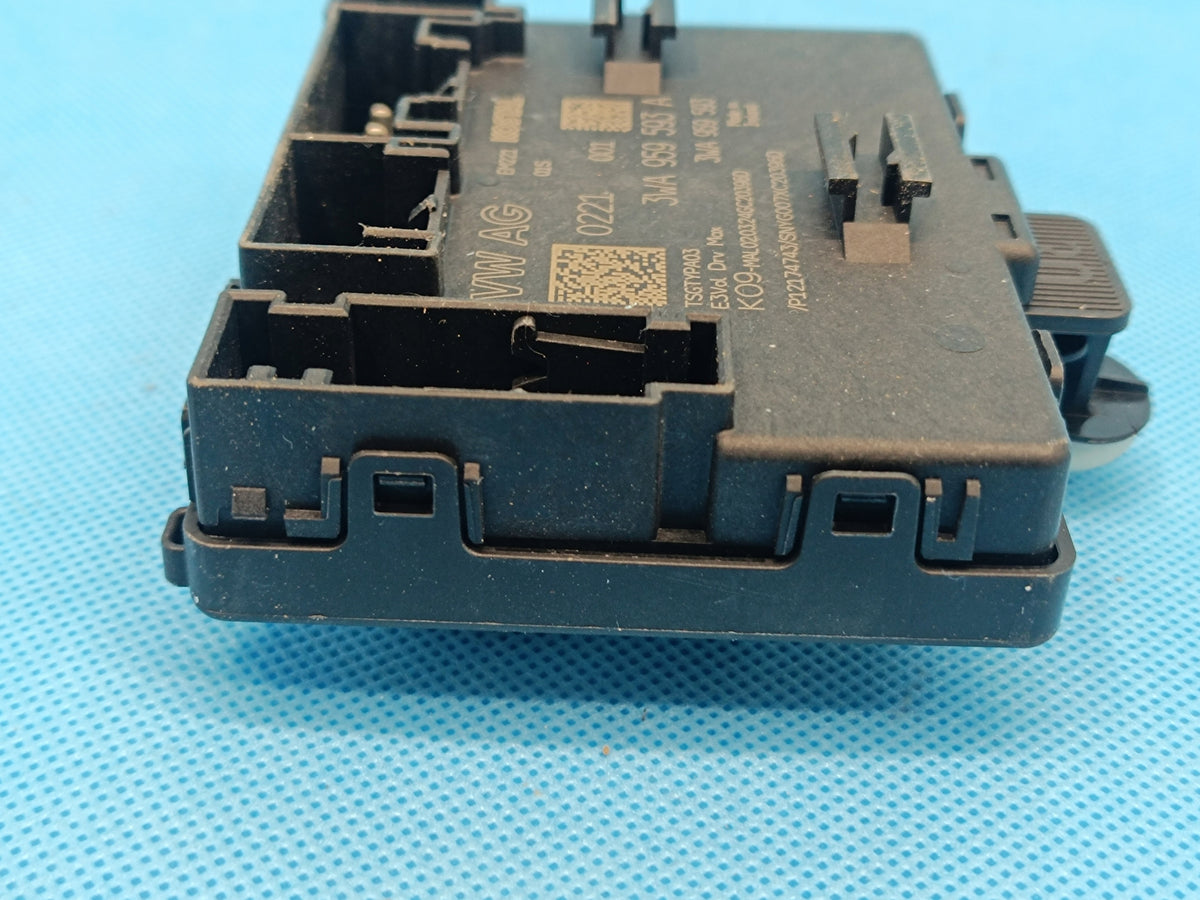 VW PASSAT B9 VARIANT 2.0 TDI 110KW 2024 R DOOR MODULE LEFT FRONT 3WA959593A