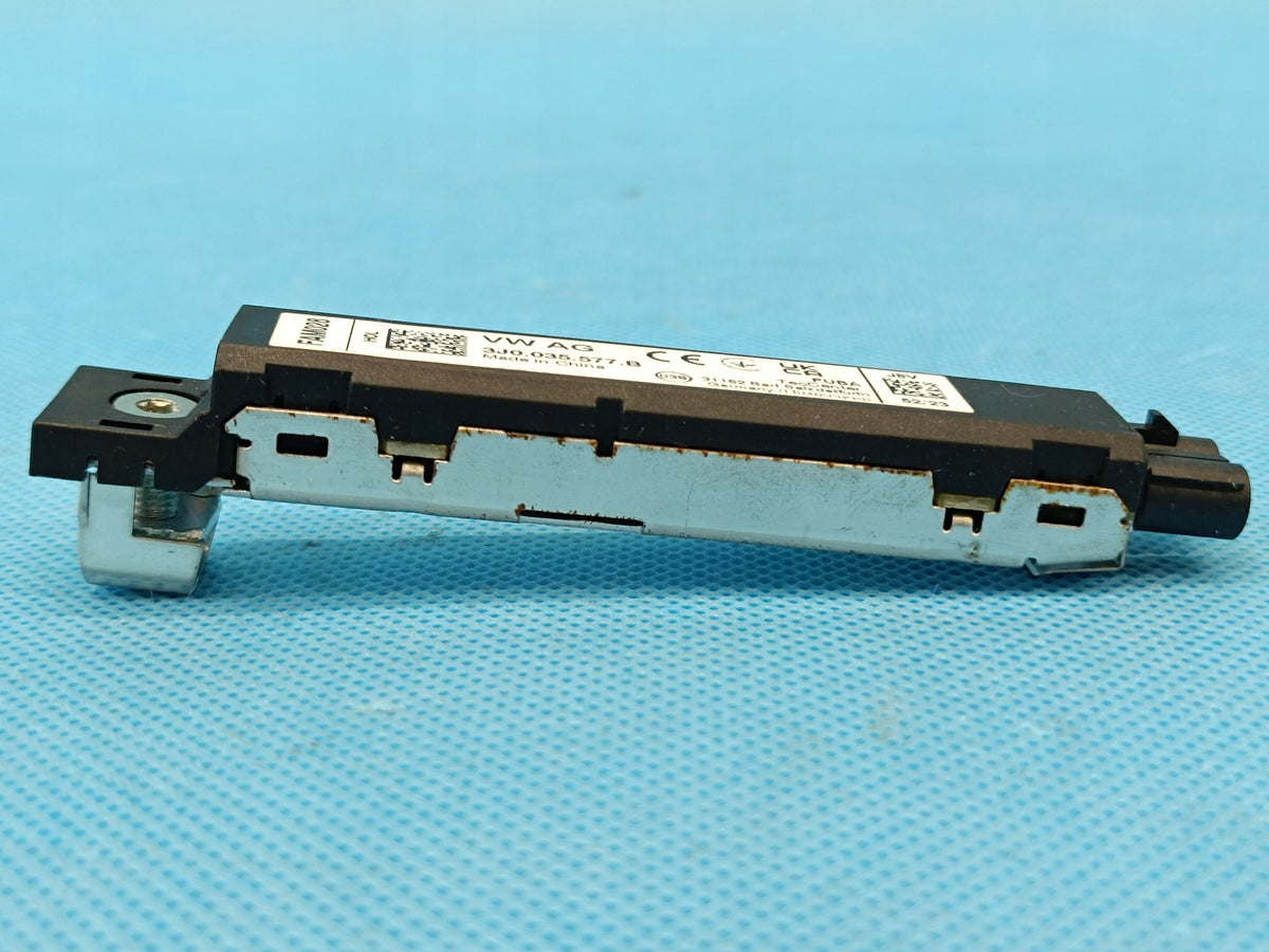 VW PASSAT B9 VARIANT 2.0 TDI 110KW 2024R ANTENNA AMPLIFIER 3J0035577B