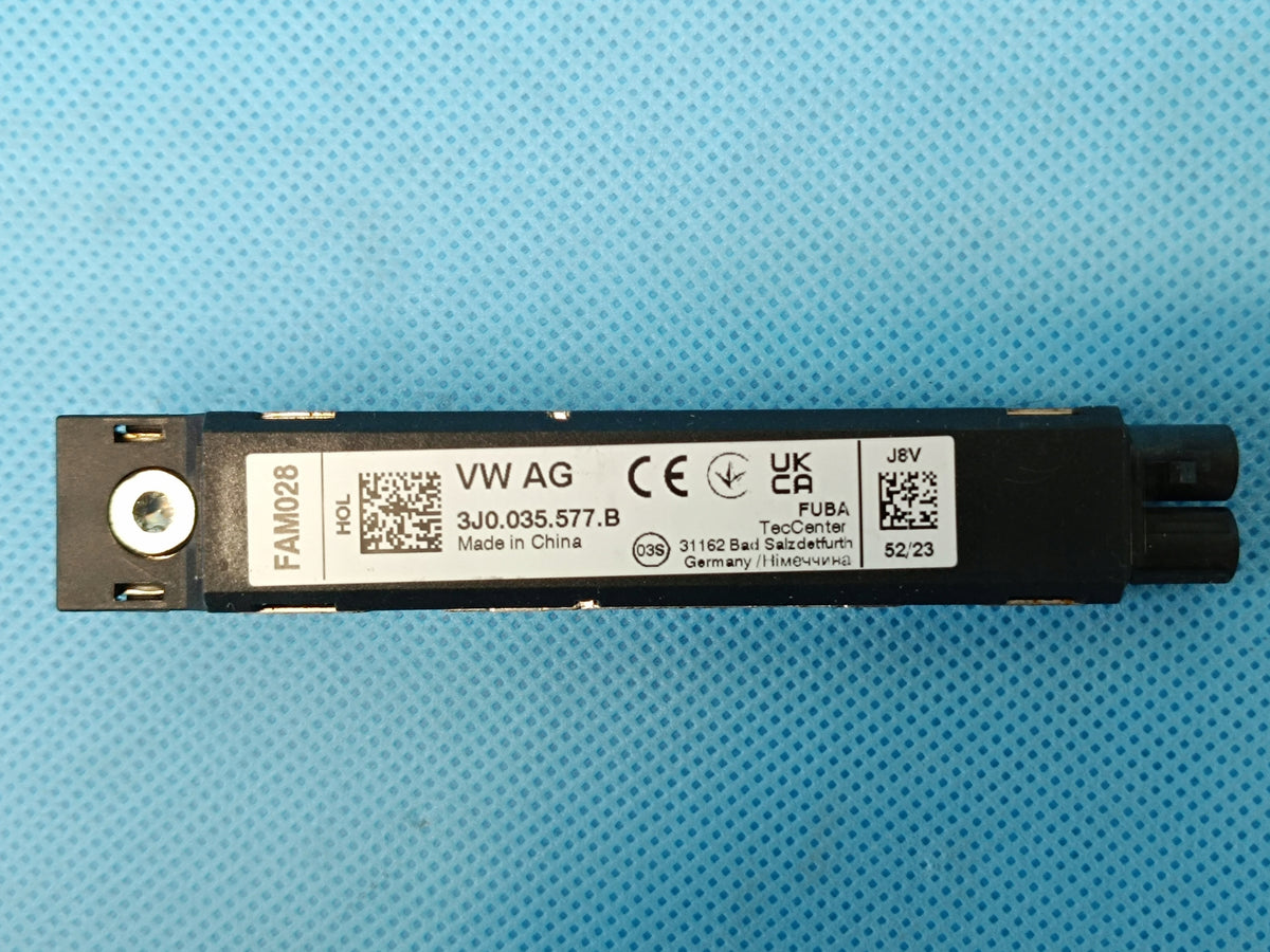 VW PASSAT B9 VARIANT 2.0 TDI 110KW 2024R ANTENNA AMPLIFIER 3J0035577B