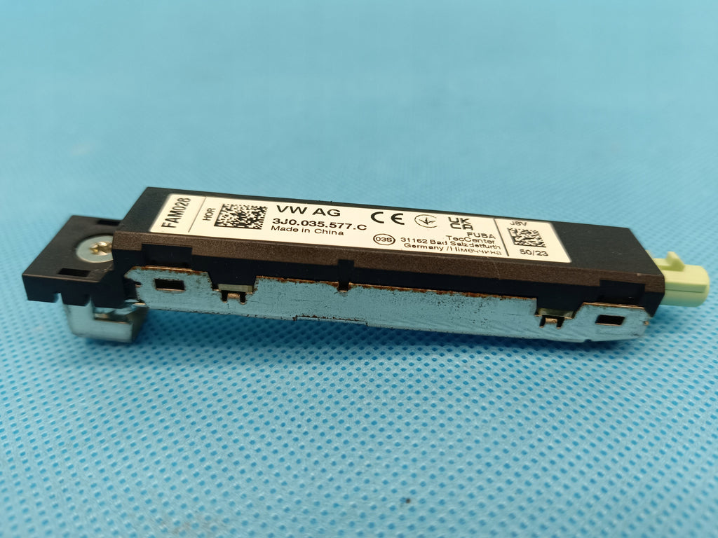 VW PASSAT B9 VARIANT 2.0 TDI 110KW 2024R ANTENNA AMPLIFIER 3J0035577C