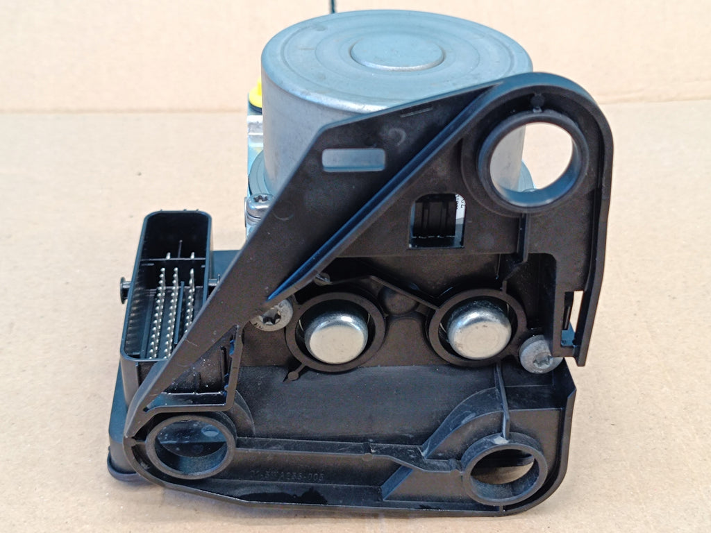 VW PASSAT B9 VARIANT 2.0 TDI 110KW 2024R BRAKE PUMP ABS 3WA614517AH