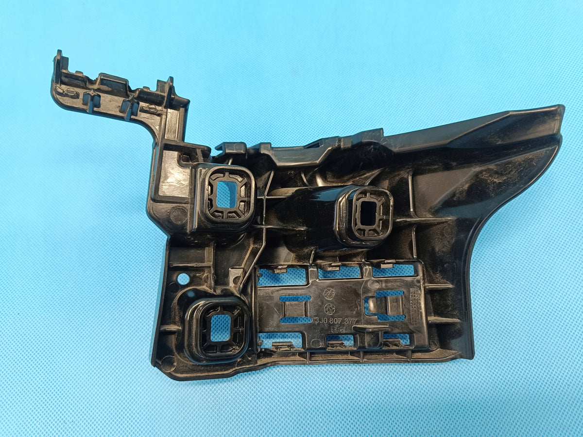 VW PASSAT B9 VARIANT 2.0 TDI 110KW 2024R BUMPER SLIDE LEFT REAR 3J0807377