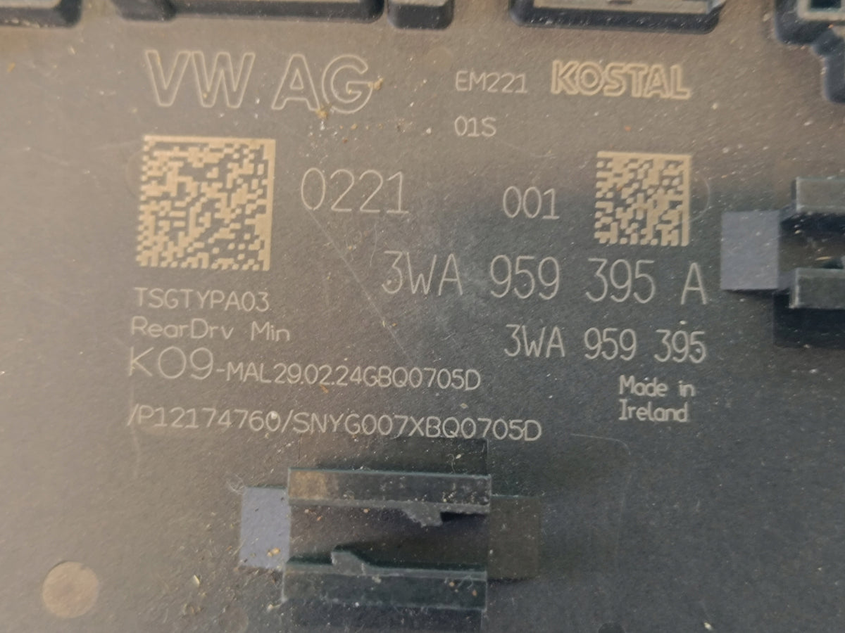 VW PASSAT B9 VARIANT 2.0 TDI 110KW 2024R DOOR MODULE LEFT REAR 3WA959395A