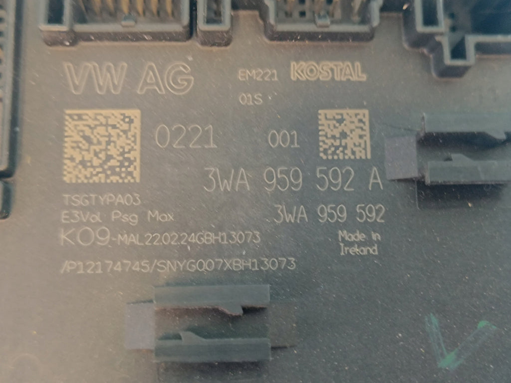 VW PASSAT B9 VARIANT 2.0 TDI 110KW 2024R DOOR MODULE RIGHT FRONT 3WA959592A