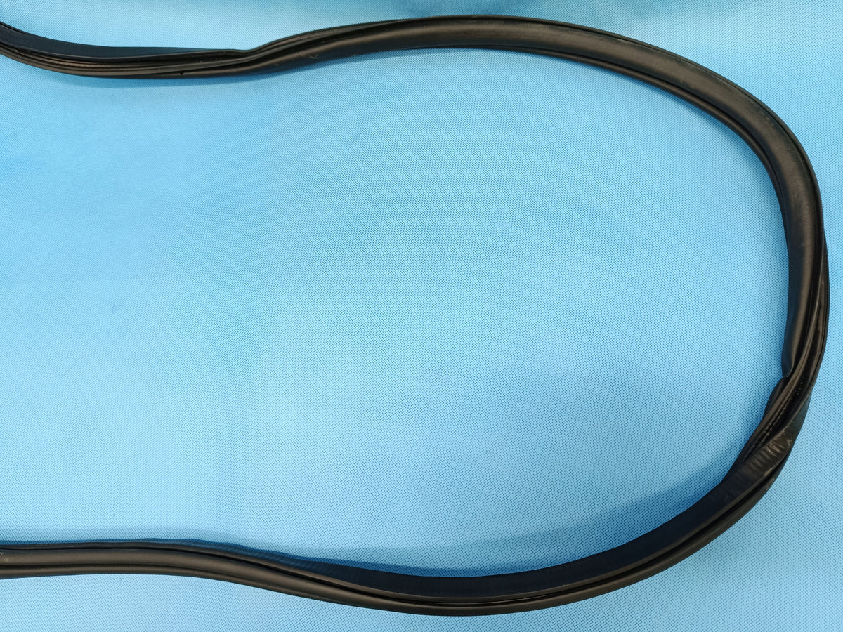 VW PASSAT B9 VARIANT 2.0 TDI 110KW 2024R DOOR SEAL LEFT REAR 3J0867913