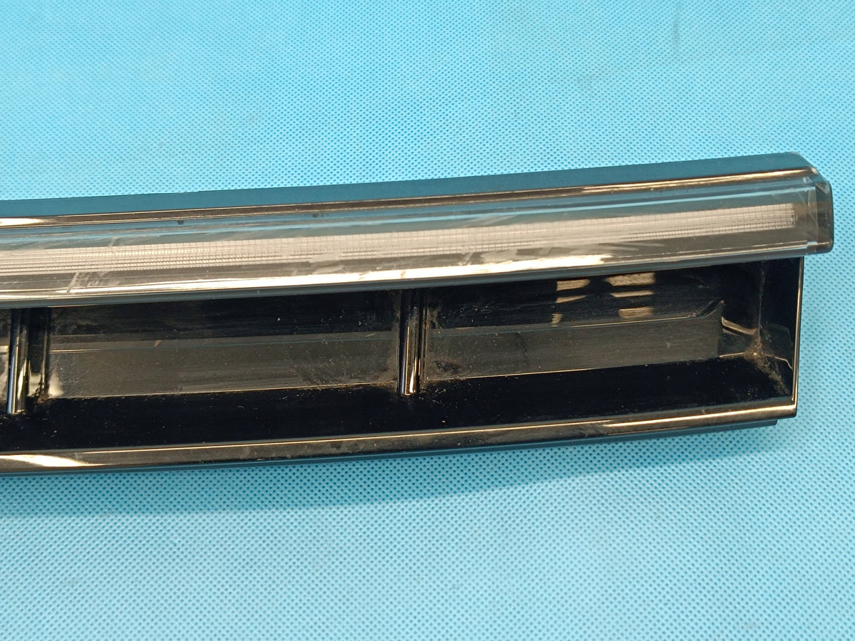 VW PASSAT B9 VARIANT 2.0 TDI 110KW 2024R LED LAMP LEFT FRONT 3J0941653