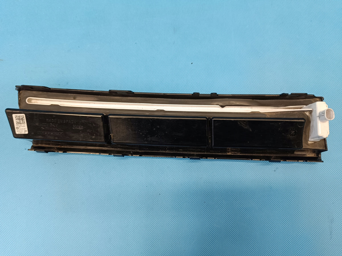 VW PASSAT B9 VARIANT 2.0 TDI 110KW 2024R LED LAMP LEFT FRONT 3J0941653