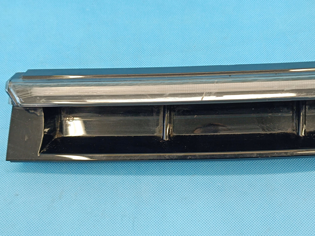 VW PASSAT B9 VARIANT 2.0 TDI 110KW 2024R LED LAMP LEFT FRONT 3J0941653