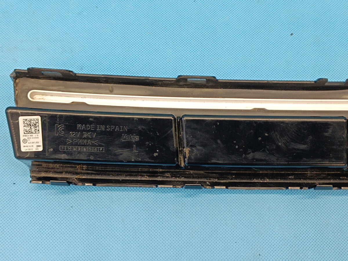 VW PASSAT B9 VARIANT 2.0 TDI 110KW 2024R LED LAMP LEFT FRONT 3J0941653