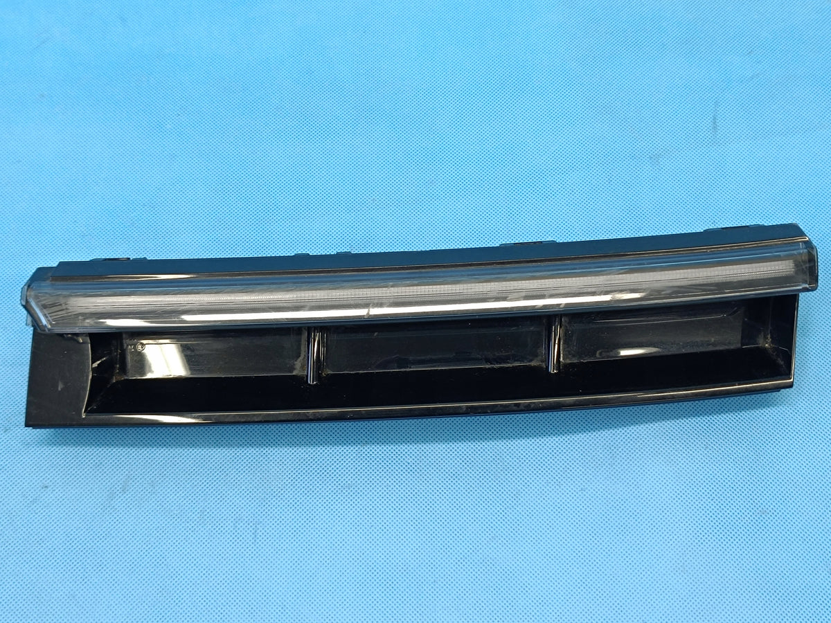 VW PASSAT B9 VARIANT 2.0 TDI 110KW 2024R LED LAMP LEFT FRONT 3J0941653