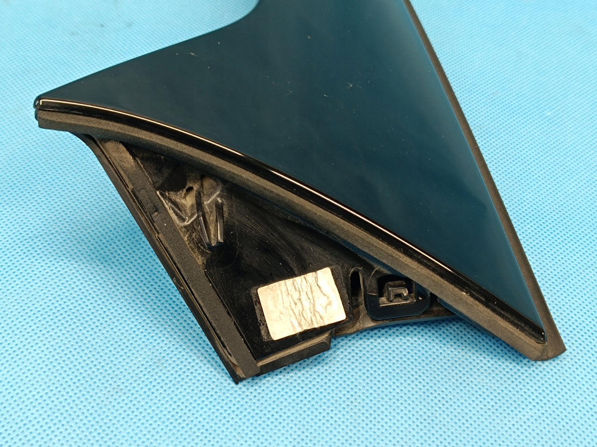 VW PASSAT B9 VARIANT 2.0 TDI 110KW 2024R SPOILER LEFT REAR FLAP 3J0827939A