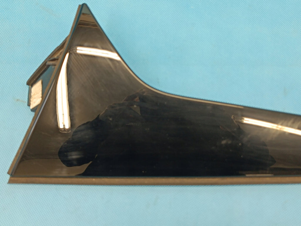VW PASSAT B9 VARIANT 2.0 TDI 110KW 2024R SPOILER LEFT REAR FLAP 3J0827939A