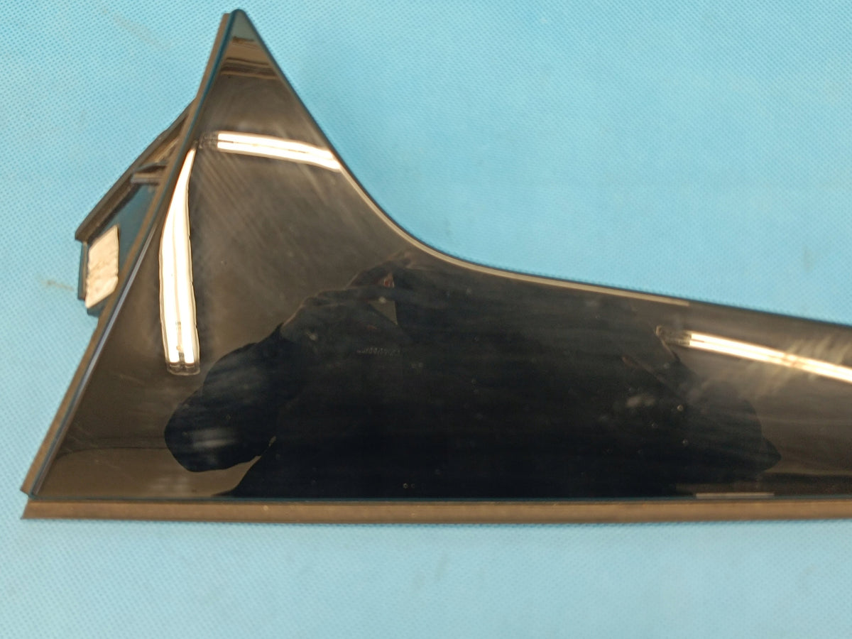 VW PASSAT B9 VARIANT 2.0 TDI 110KW 2024R SPOILER LEFT REAR FLAP 3J0827939A